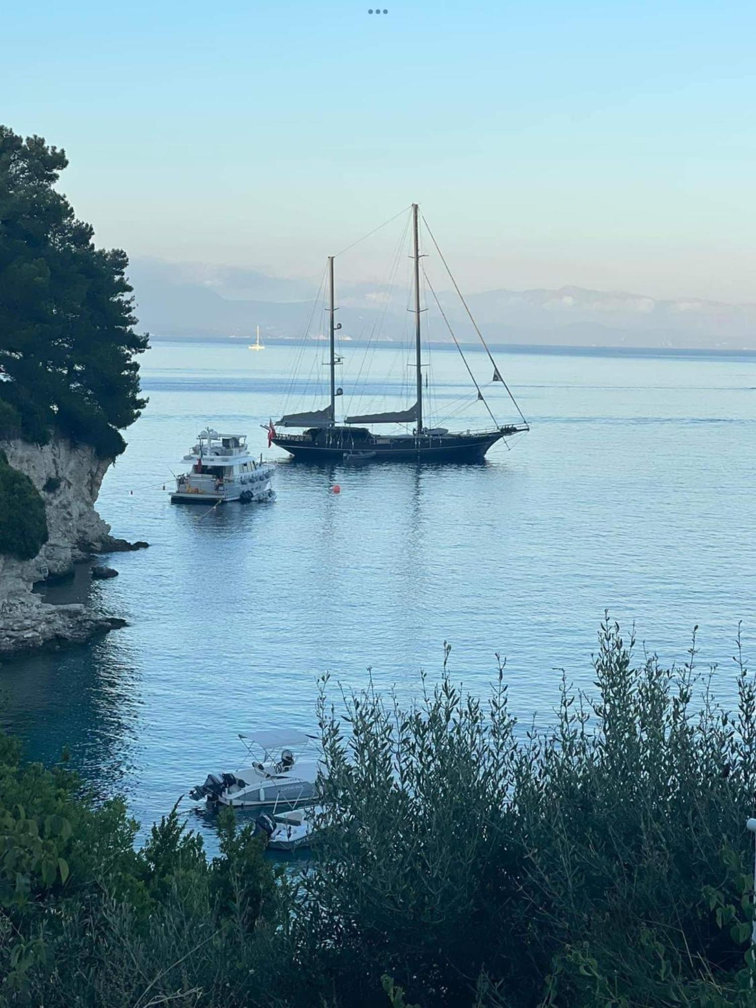 Aronis Spyros Panoramic Seaview Apartments Longos  Bagian luar foto