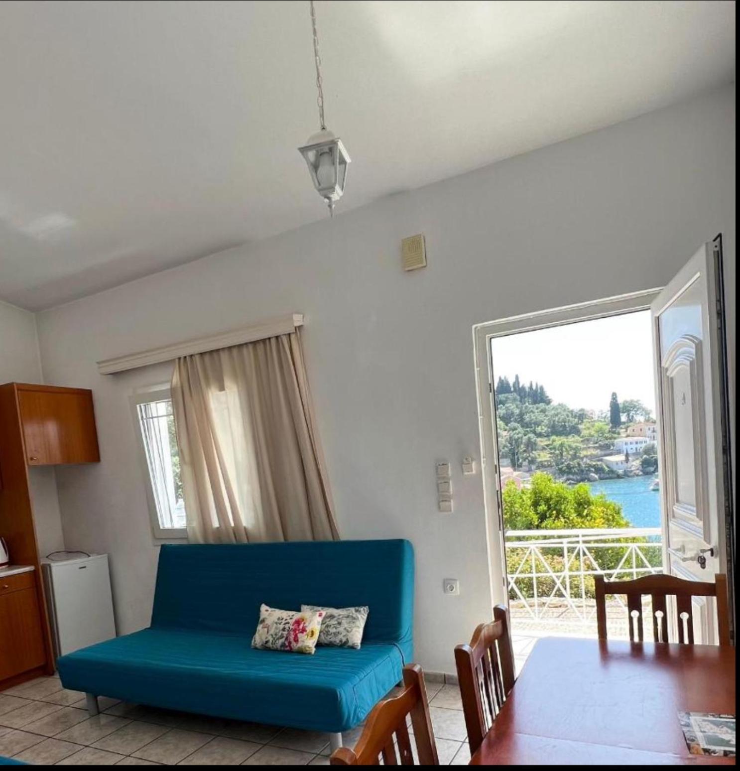 Aronis Spyros Panoramic Seaview Apartments Longos  Ruang foto