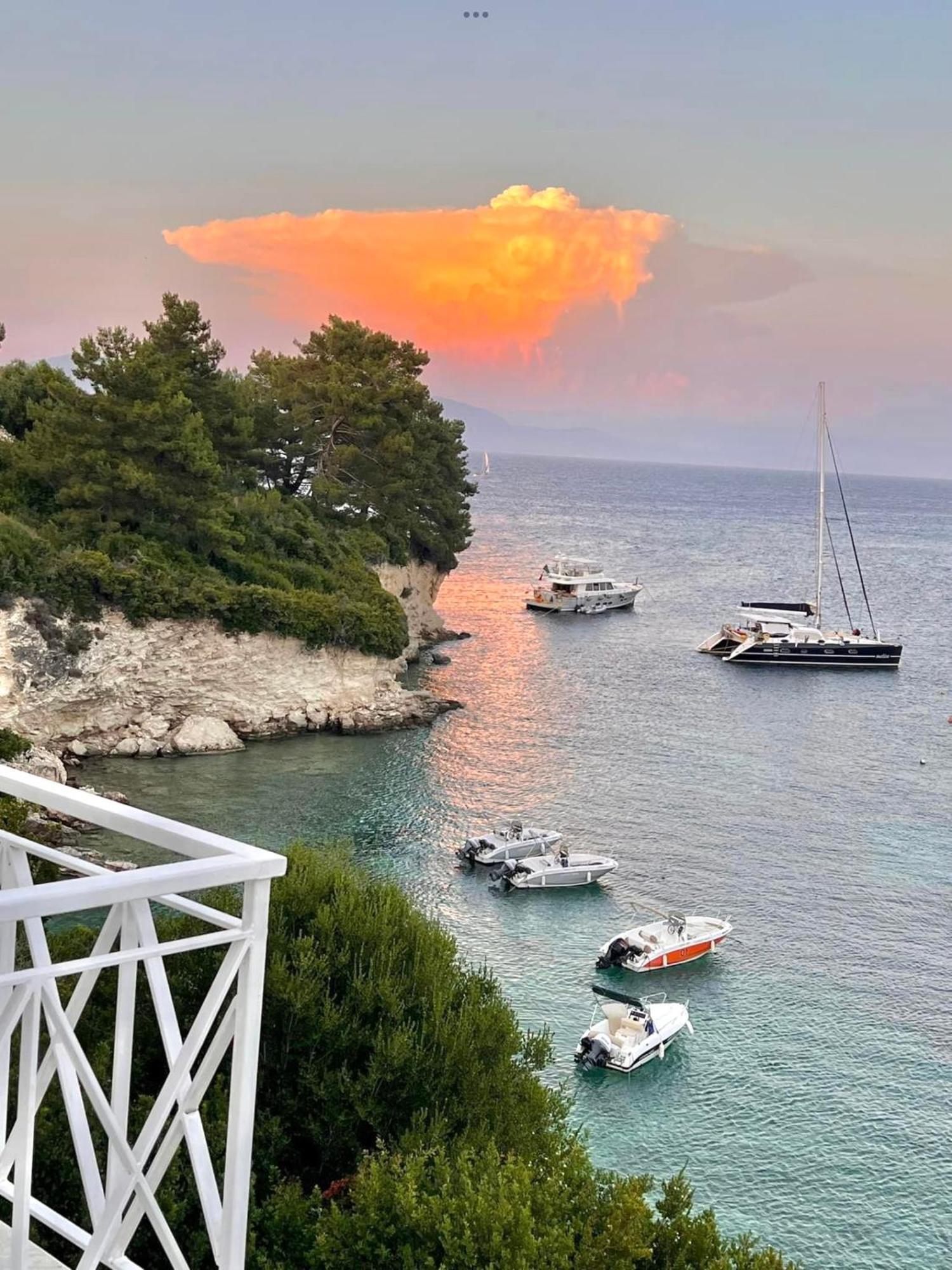 Aronis Spyros Panoramic Seaview Apartments Longos  Bagian luar foto