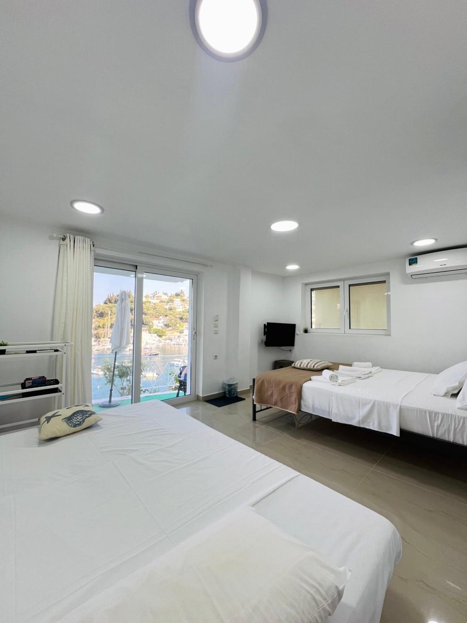 Aronis Spyros Panoramic Seaview Apartments Longos  Ruang foto