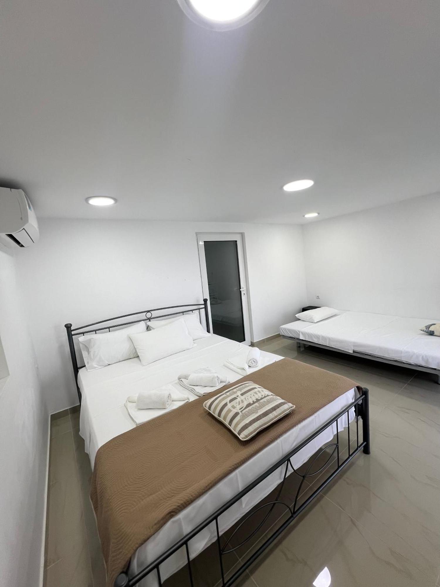 Aronis Spyros Panoramic Seaview Apartments Longos  Ruang foto