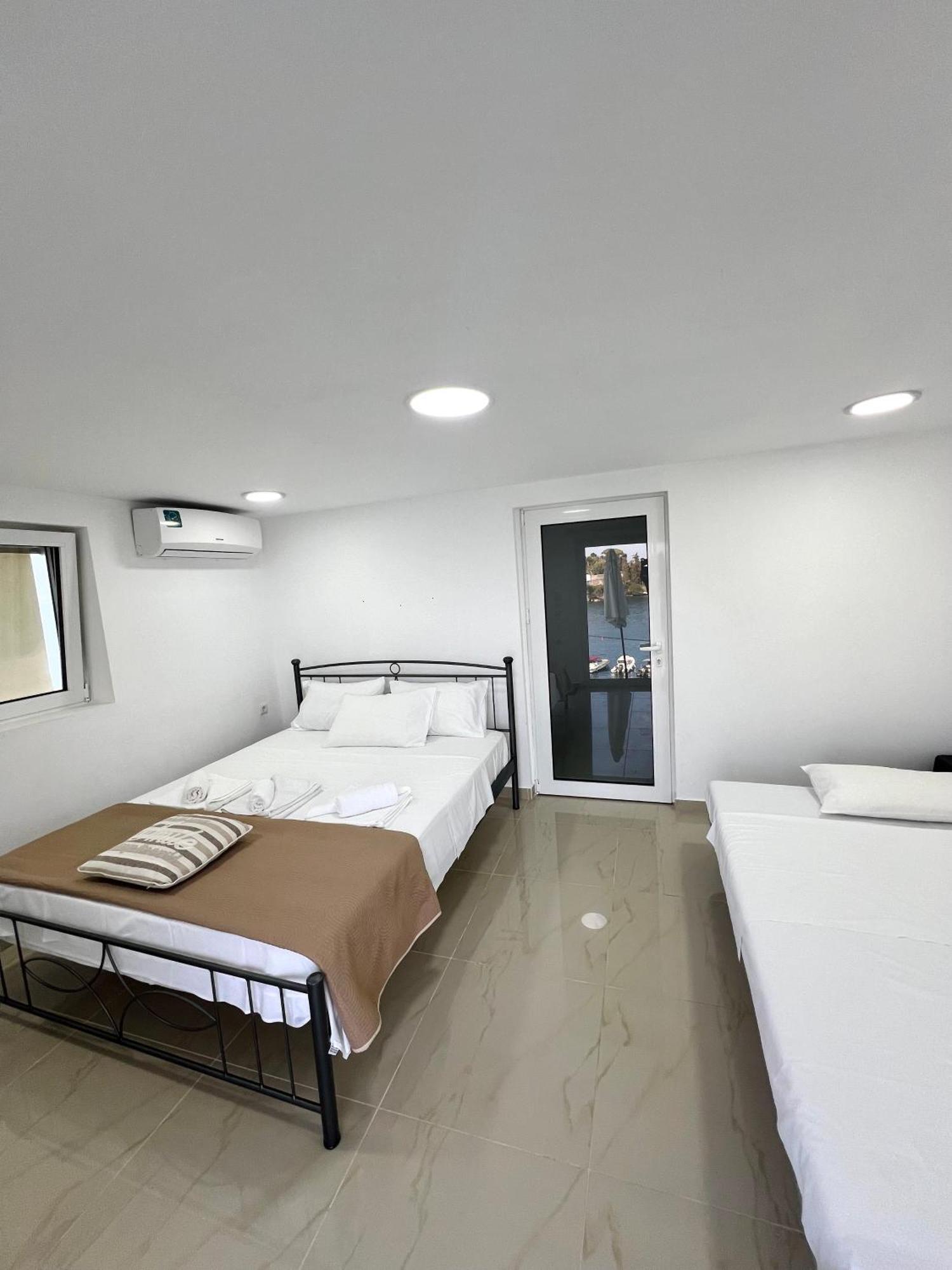 Aronis Spyros Panoramic Seaview Apartments Longos  Ruang foto