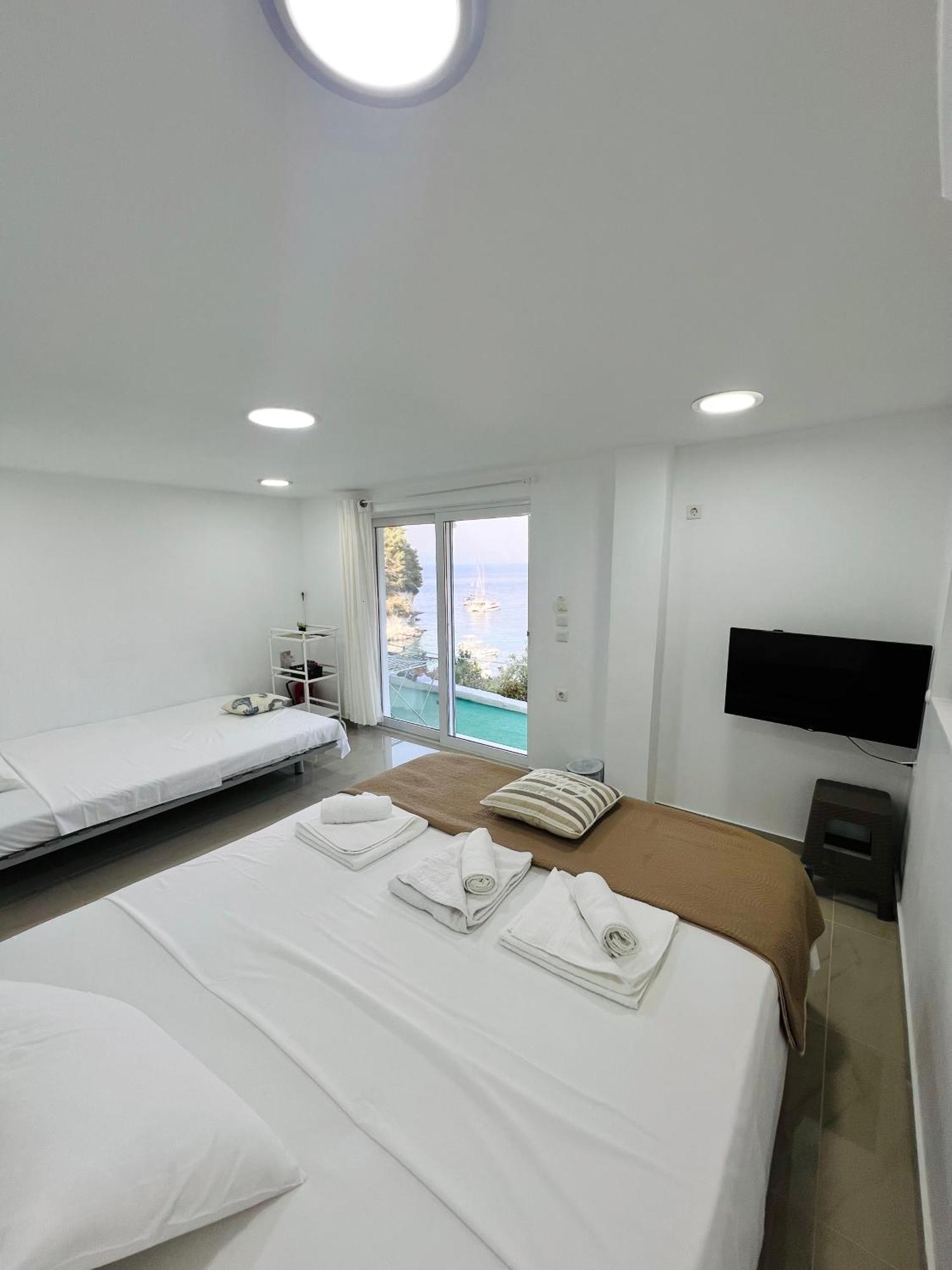 Aronis Spyros Panoramic Seaview Apartments Longos  Ruang foto